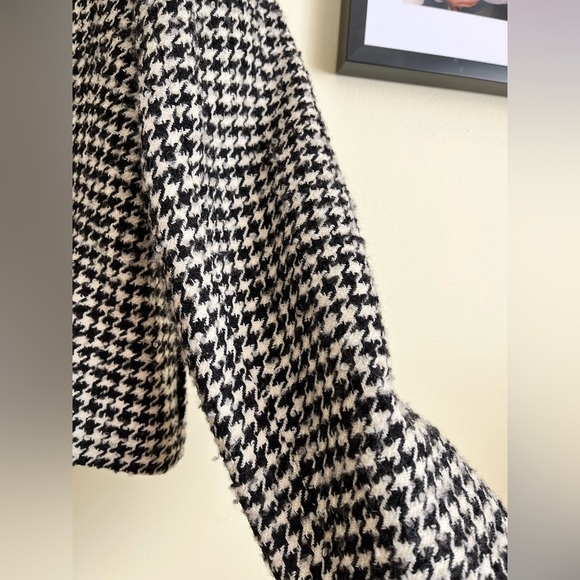 Studio Jax wool blazer made in Canada! - Picture 8 of 8